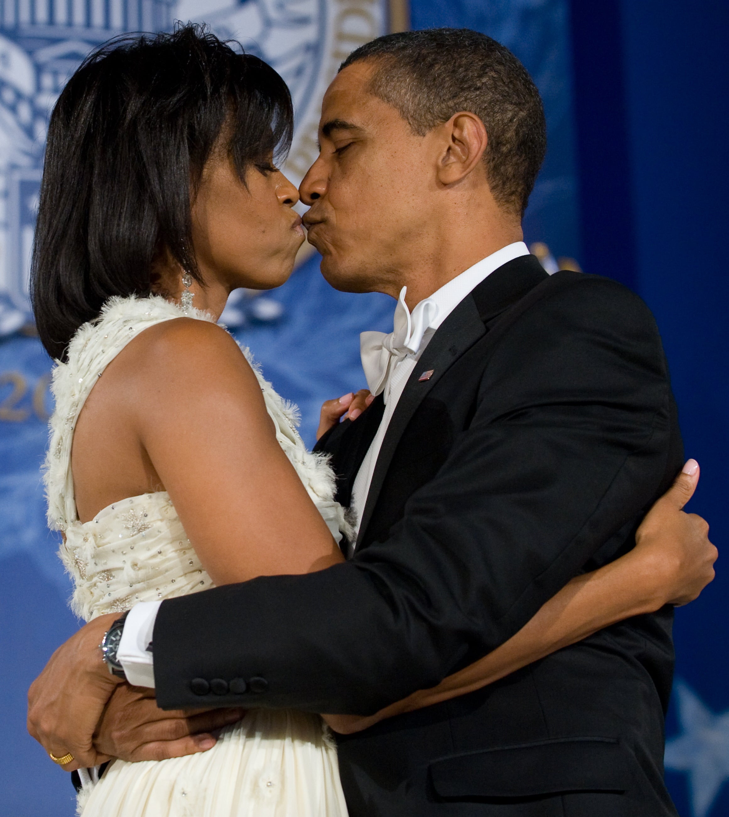 25 Of The Sweetest Photos From Barack And Michelle Obama's 25 Year Marriage
