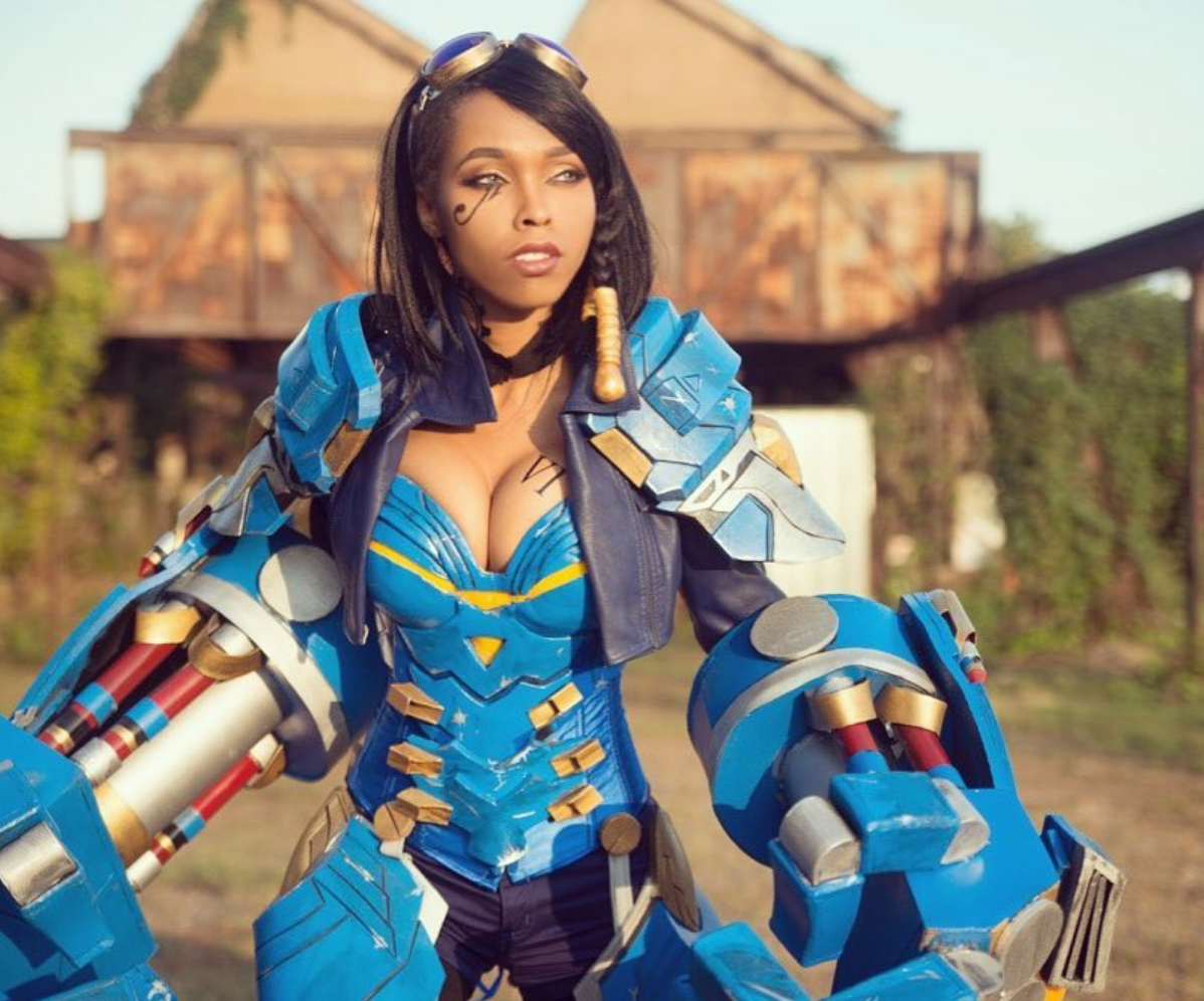 20 best female cosplayers