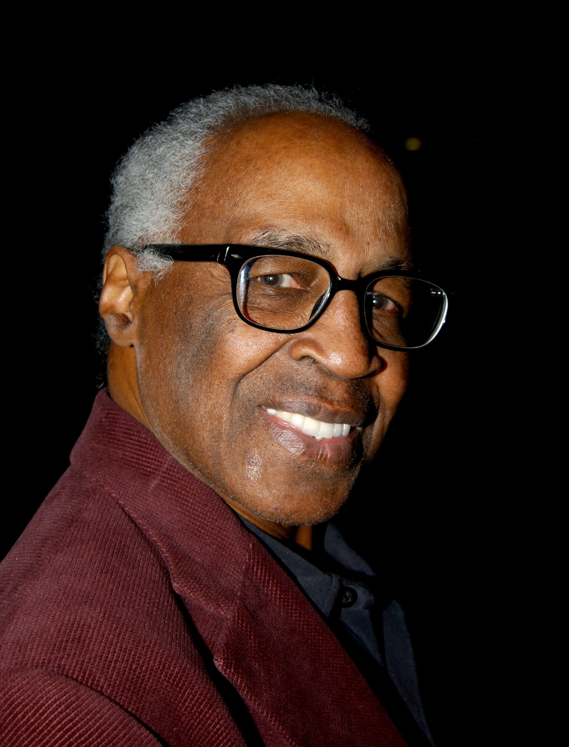 Billy Crystal, Viola Davis, And Other Celebs Pay Tribute To 'Benson' Star Robert Guillaume