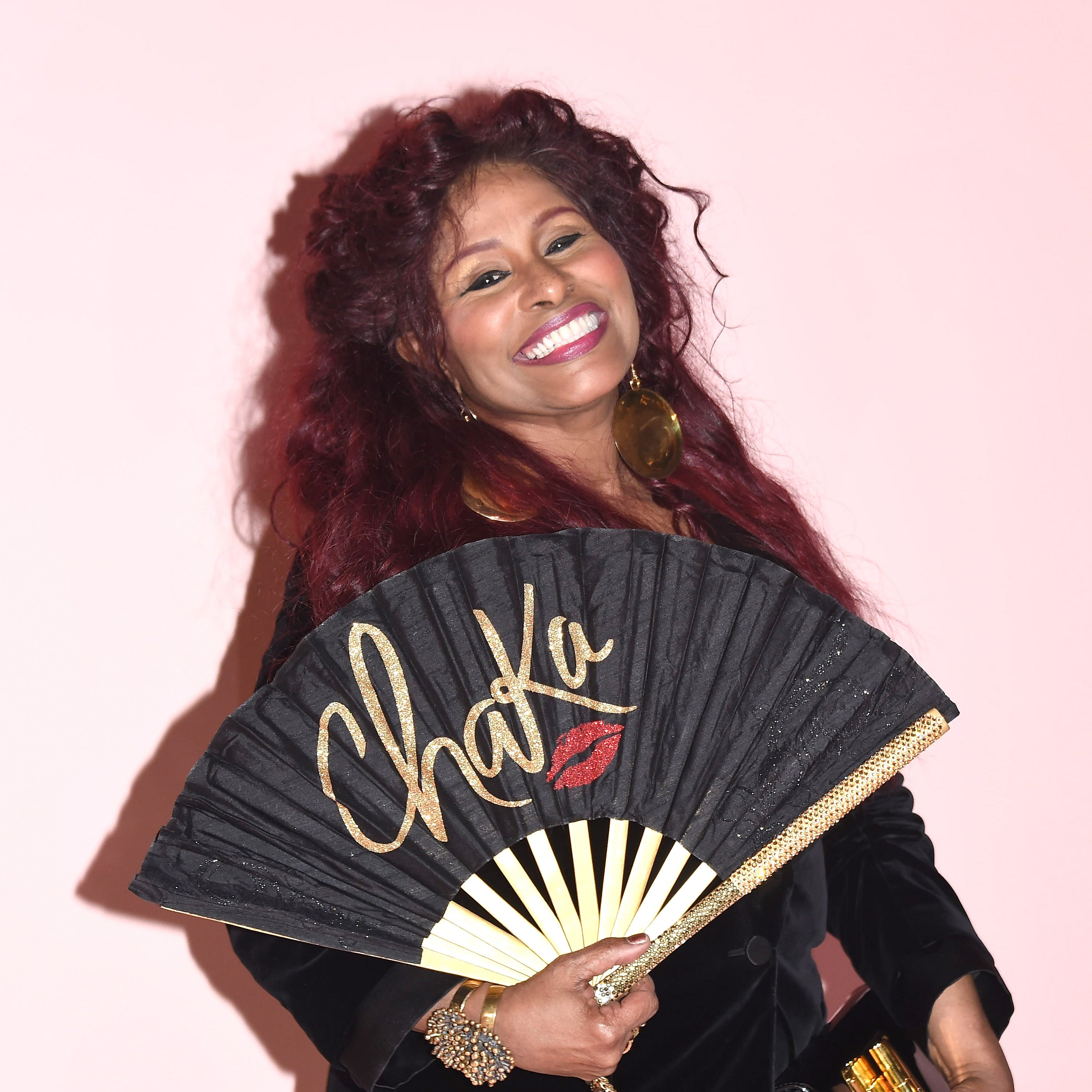 Chaka Khan Just Spilled All of Her Iconic Makeup Secrets in a Video, and We Can't Stop Watching 
