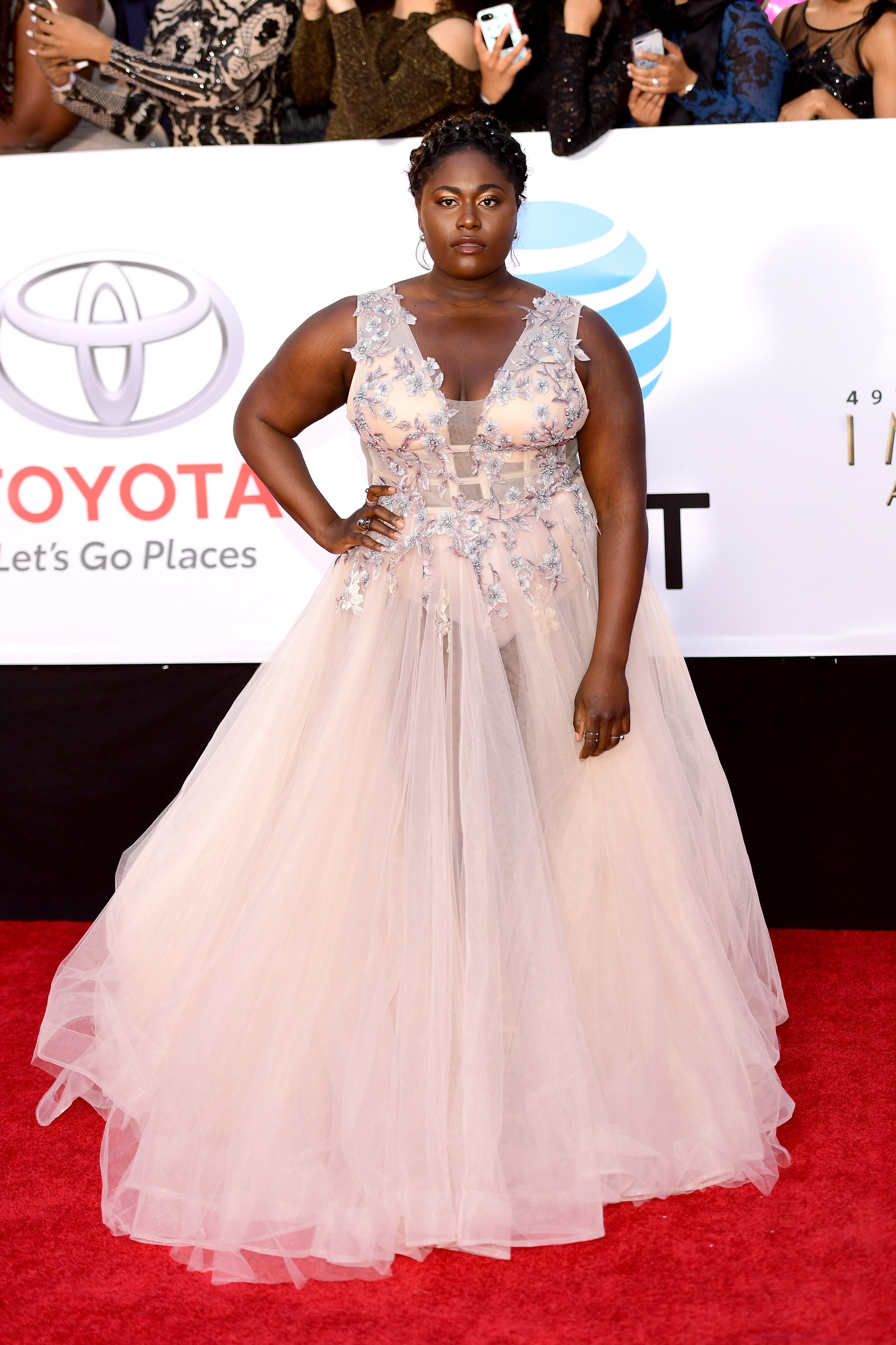 Behold Every Stunning Look From The 2018 NAACP Image Awards Red Carpet
