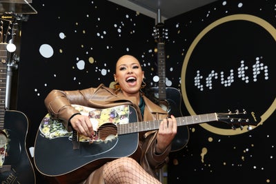 GRAMMY Gift Lounge: A Look At Some Of The Exclusive Offerings Your Favorite Stars Took Home On Music’s Biggest Night
