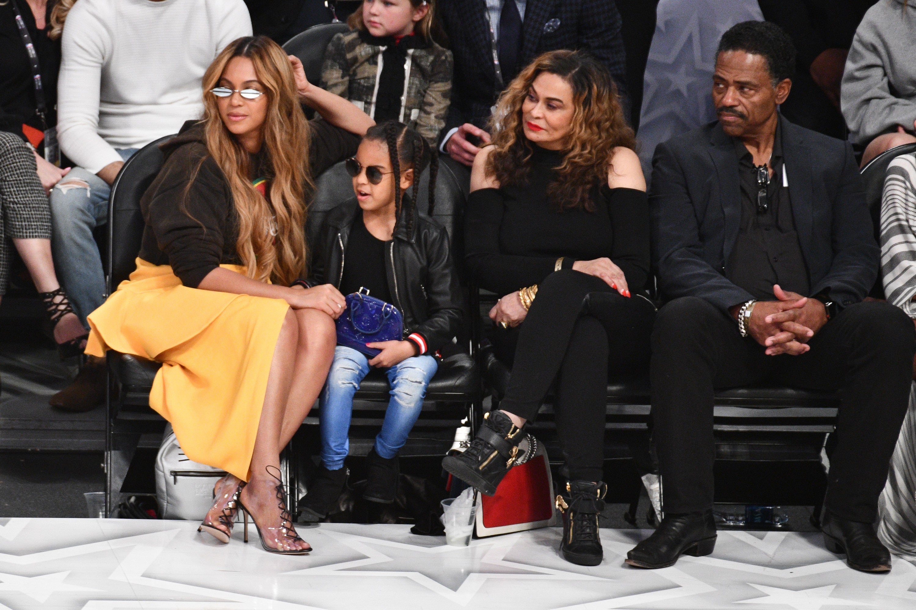 Beyonce And Blue Ivy Snap Mother-Daughter Selfies At The NBA All-Star Game