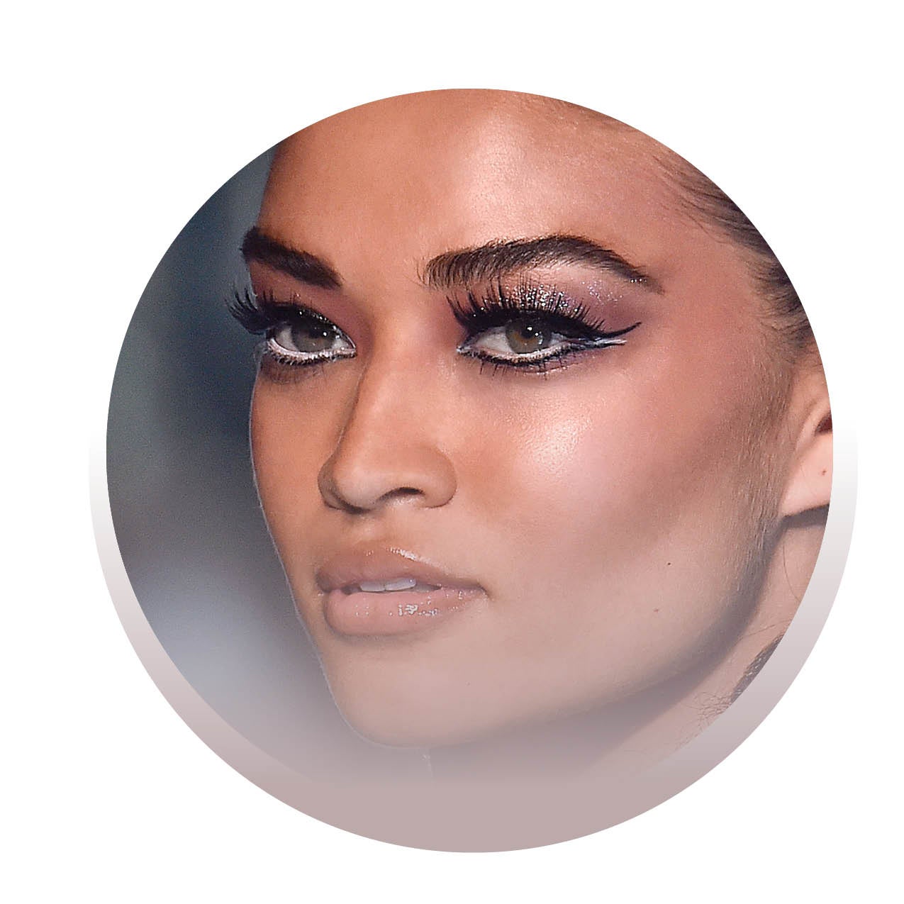 Trend Watch: Bold Eye And Lip Makeup That You'll See This Spring 
