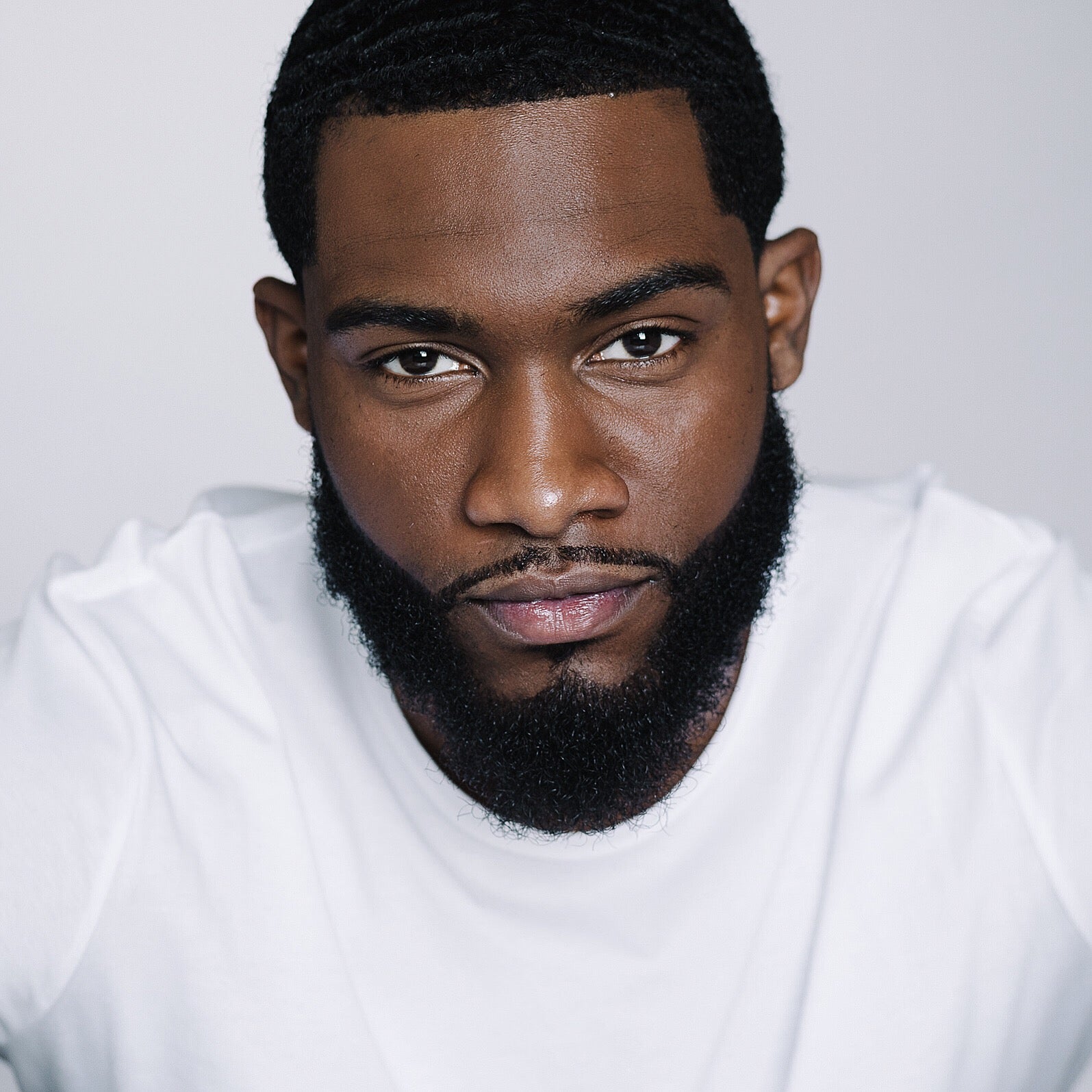 Bearded Bae Shania Knight Is Certified Hot Chocolate and He Will Make Your Morning
