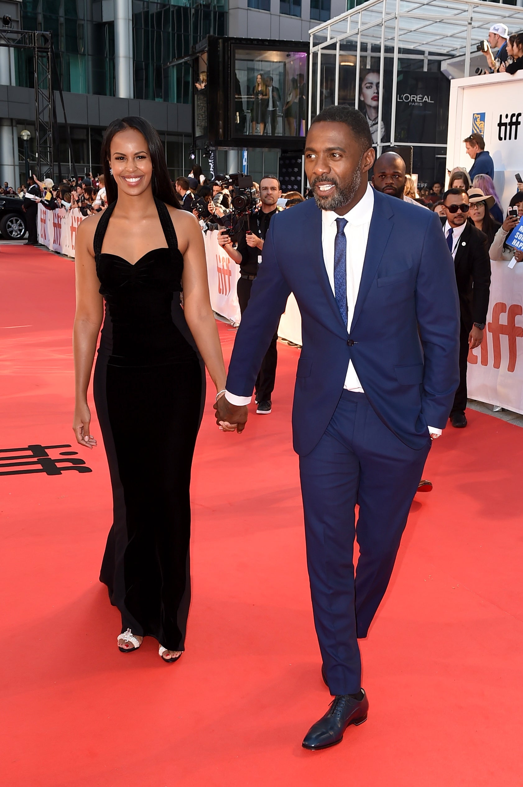 12 Cute Photos Of Idris Elba And His Fiancée Sabrina Dhowre That Say It All
