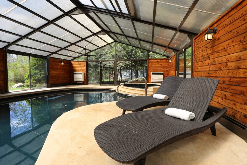 How to Plan An Epic Fall Group Cabin Getaway To Remember
