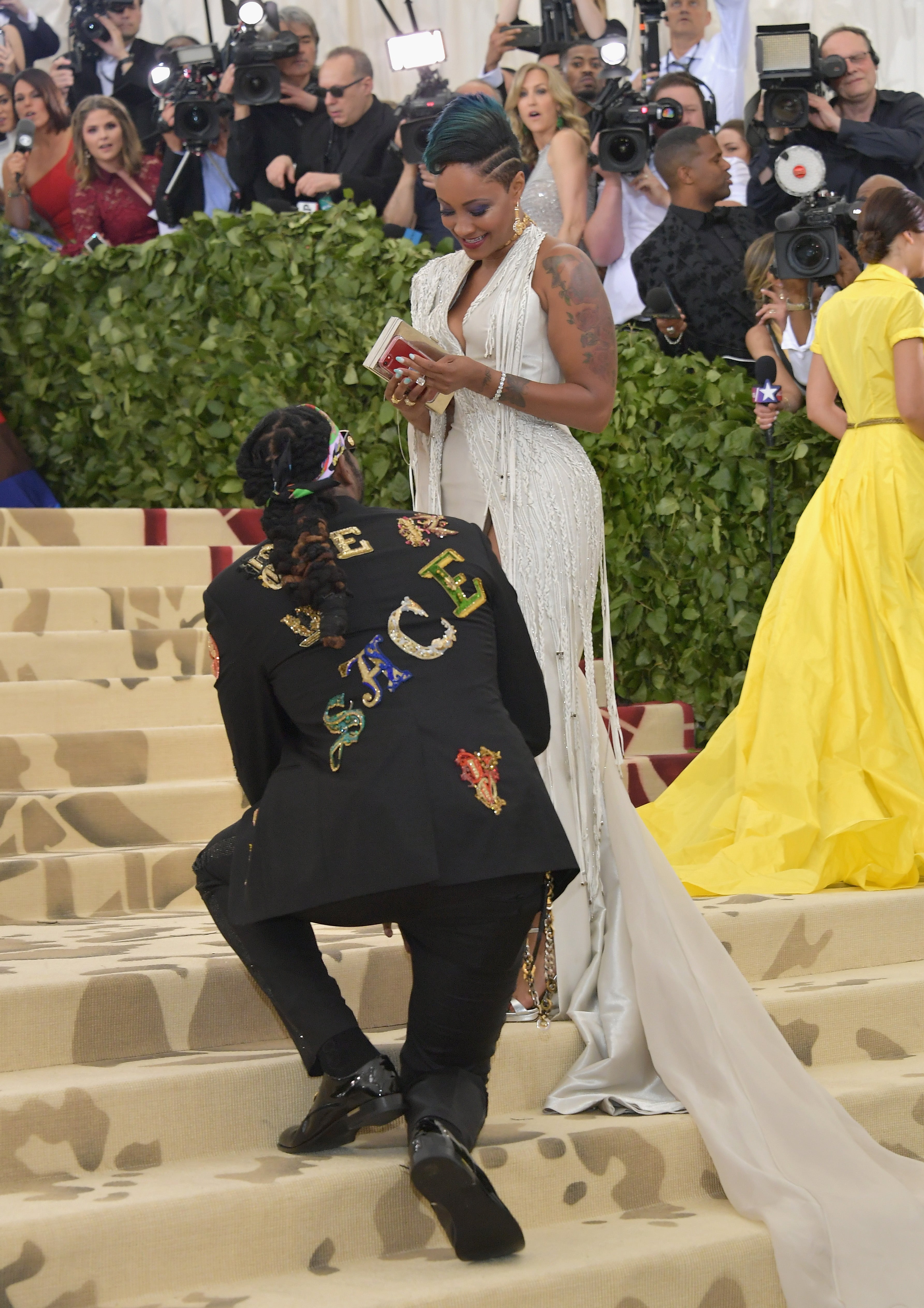 Aww! Rapper 2 Chainz Proposed To His Wife (Again!) On The 2018 Met Gala Red Carpet
