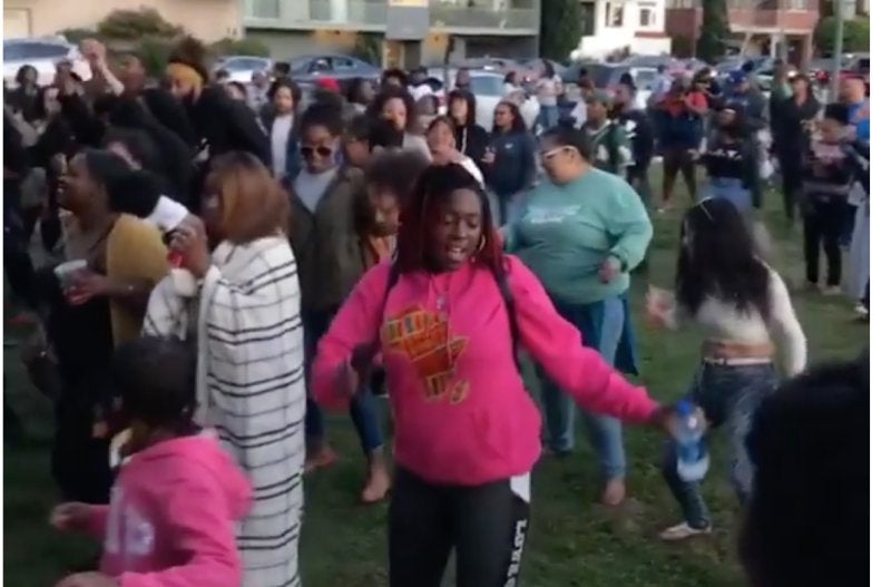 Black Oakland Throws A Protest Cookout In Same Park Where White Woman Called The Cops On Black Family For Grilling
