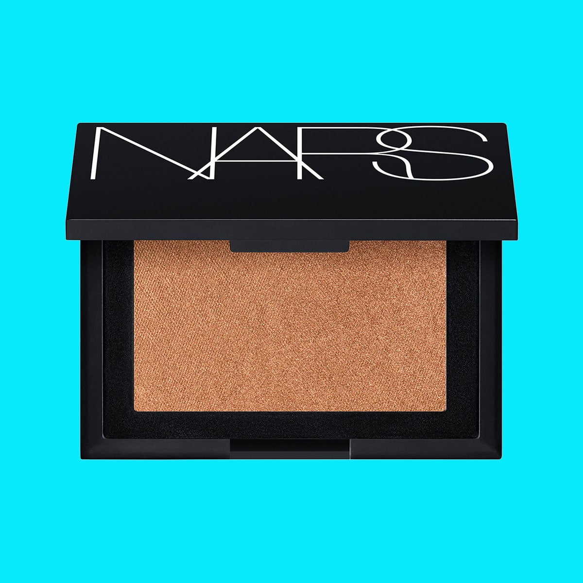 Gotta Have It: The Glowy Beauty Products Your Makeup Bag Needs Stat