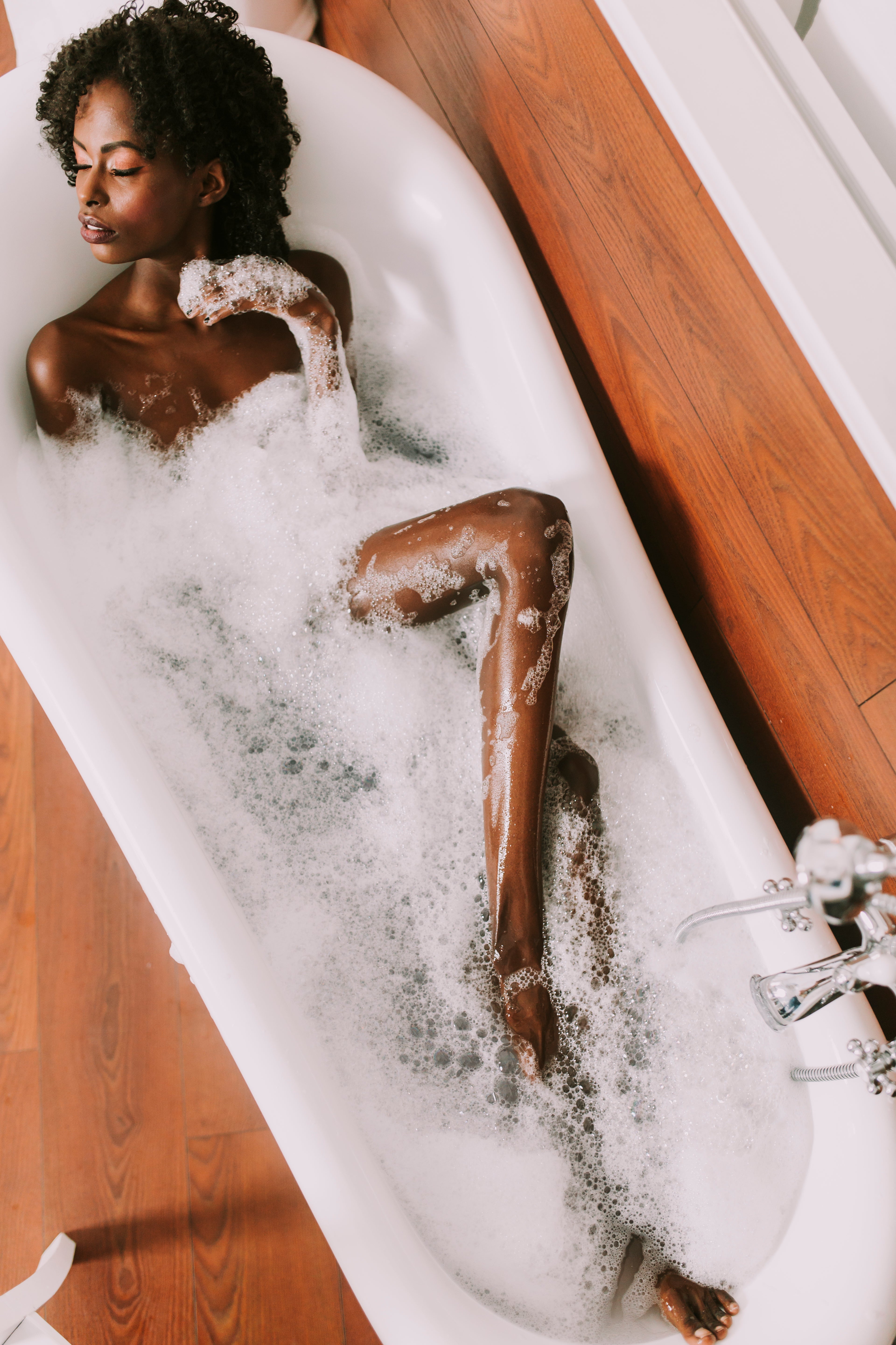 Celebrating National Masturbation Month? Take These Waterproof Vibrators Into The Tub and Treat Yourself
