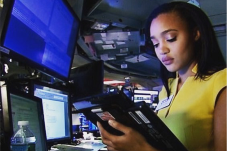 Lauren Simmons Is The Only Female Trader At The New York Stock Exchange ...
