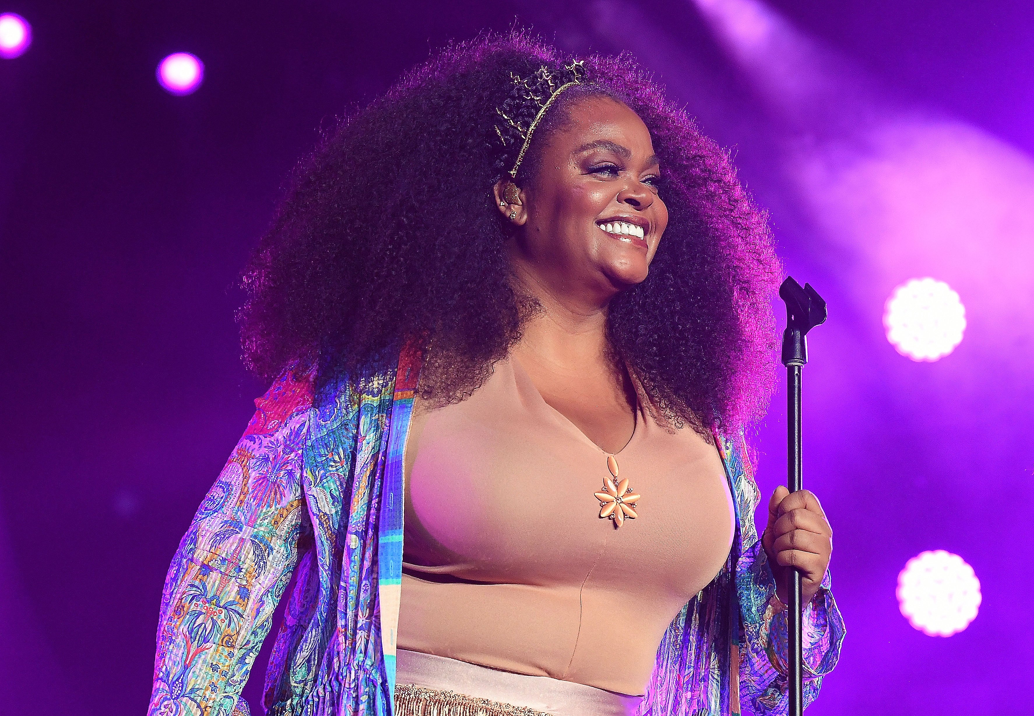 Jill Scott Seduced The Mic At A Concert and Black Twitter Proceeded To Lose Its Mind