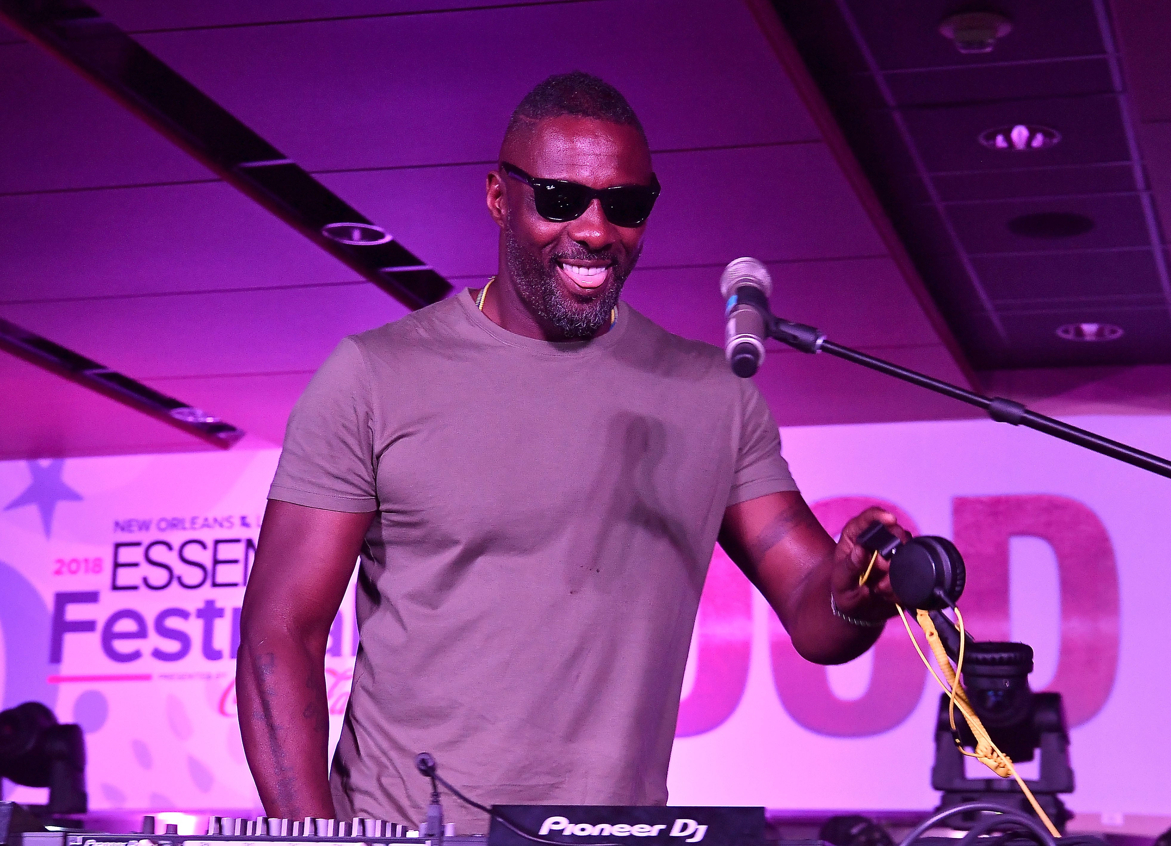 Watch Idris Elba Bring 'Good Vibes' to the Stage for His 2018 ESSENCE Festival Debut

