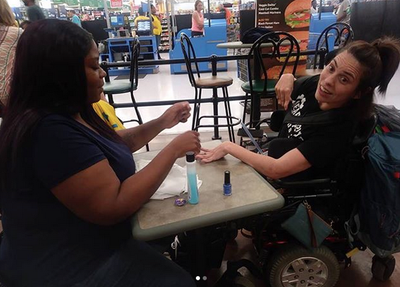 This Walmart Employee Painted A Disabled Woman’s Nails And It’s Truly Heartwarming