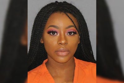 The Quick Read:  Mugshot Slay! After Woman Arrested, Twitter Users Beg For Makeup Tutorials