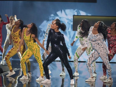 8 Trending Moments At The 2018 American Music Awards