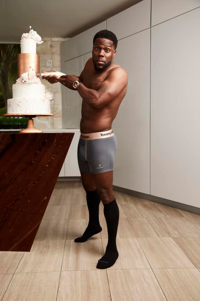 Kevin Hart Strips Down To His Underwear 