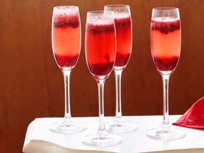 Pop Bottles! These Champagne Infused Cocktails Will Be The Toast of Your NYE Party