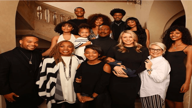 Eddie Murphy Poses With All 10 Of His Children, Including 3-Week-Old ...