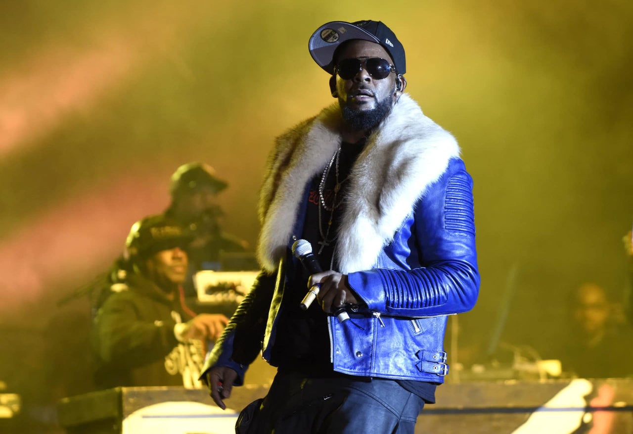 Report: R. Kelly Charged With 10 Counts Of Aggravated Criminal ...