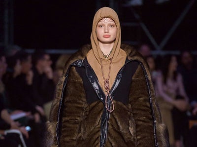 They Tried It! Burberry ‘Noose’ Hoodie Called Out For Being Racially Insensitive