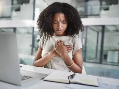 The Heart Attack Symptoms All Black Women Should Know and Never Ignore