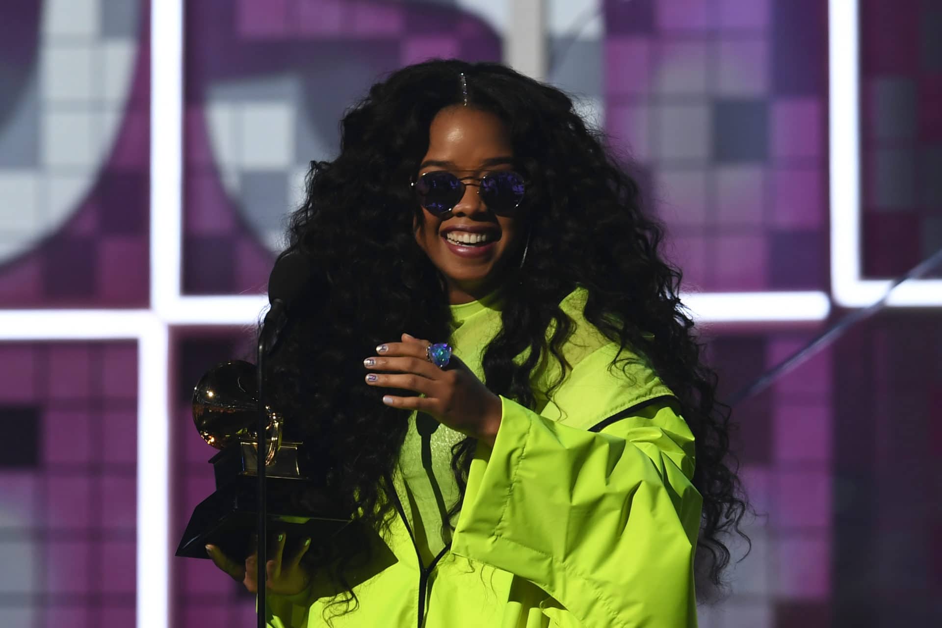 H.E.R. And Ashanti Will Honor Their Mothers At VH1's 'Dear Mama'