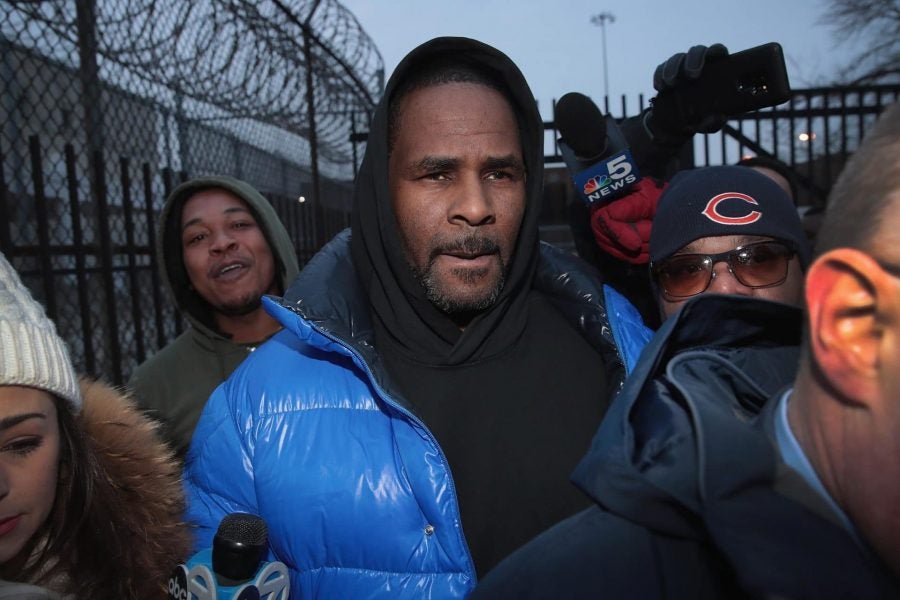 Police Investigate Possible 'Suicide Pact' Between R. Kelly's ...