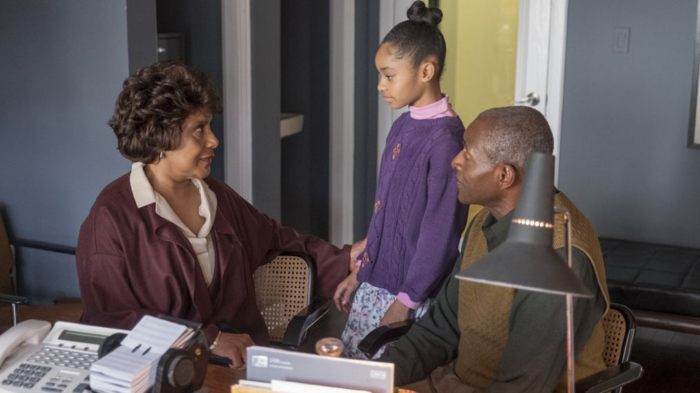 Watch Phylicia Rashad Play Beth's No-Nonsense Mom In 'This Is Us ...