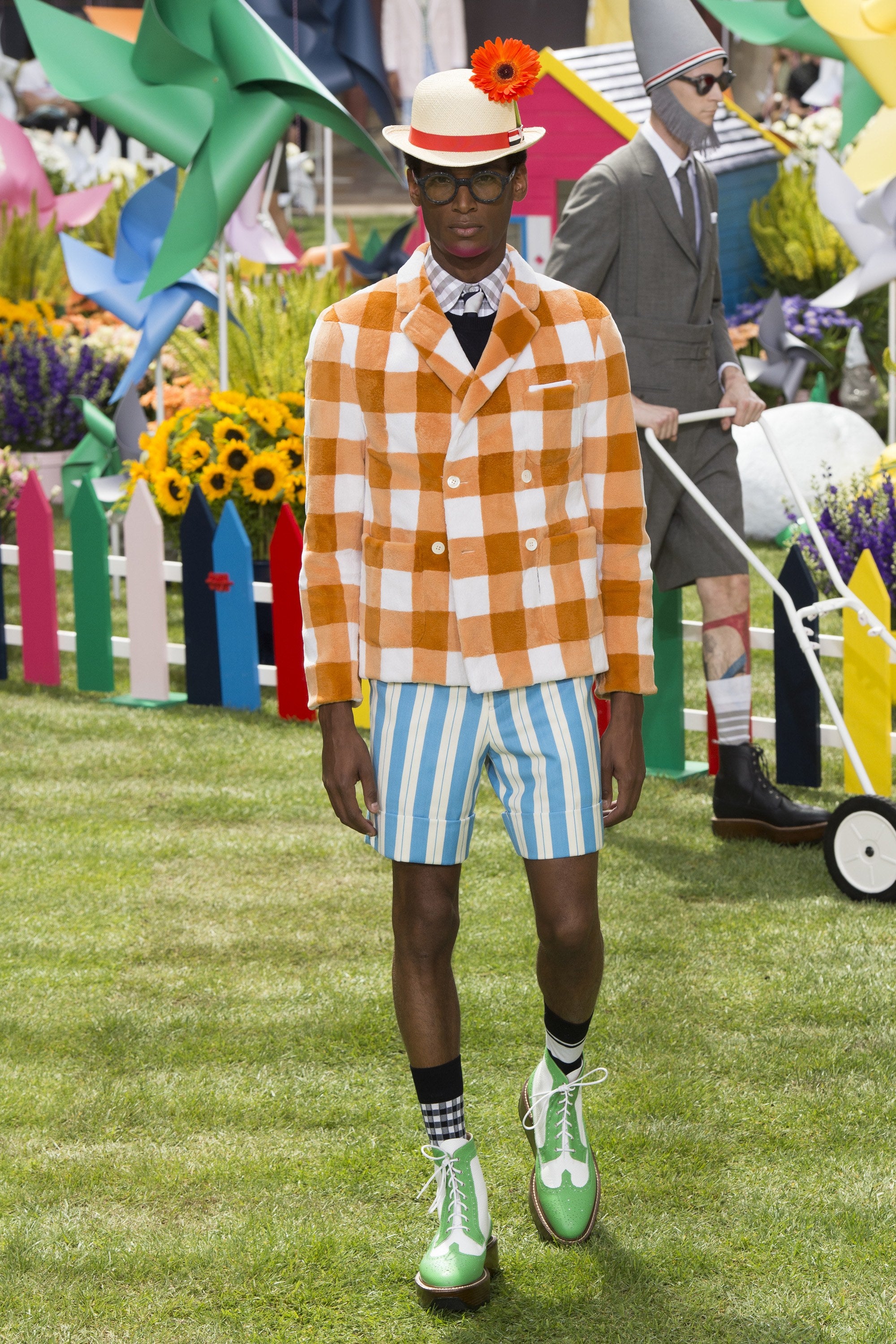 Men's Fashion Report: Go Bold For Spring With Colorful Streetwear!