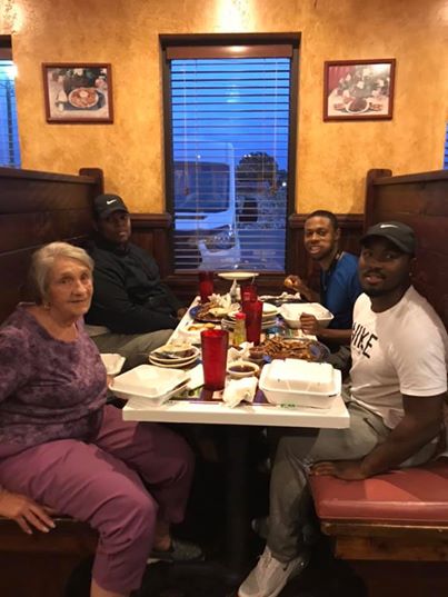 Alabama Man Who Noticed Elderly Woman Eating Alone Invited Her To Dine With Him And His Friends