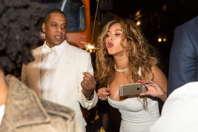 11 Photos of Beyoncé and Jay Z Looking Crazy In Love