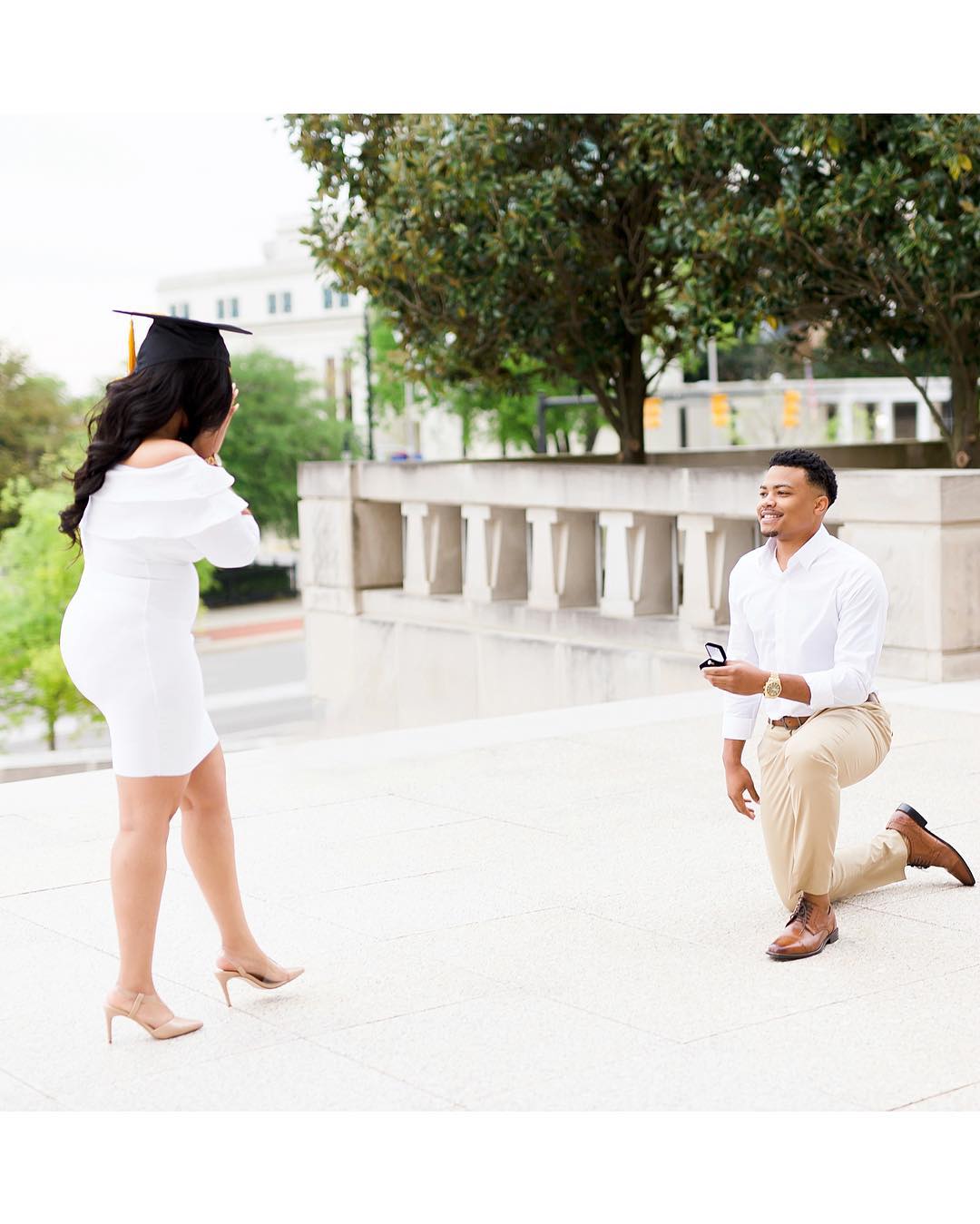 This Man Proposed At His Fiancée's Graduation And Won Over The Internet