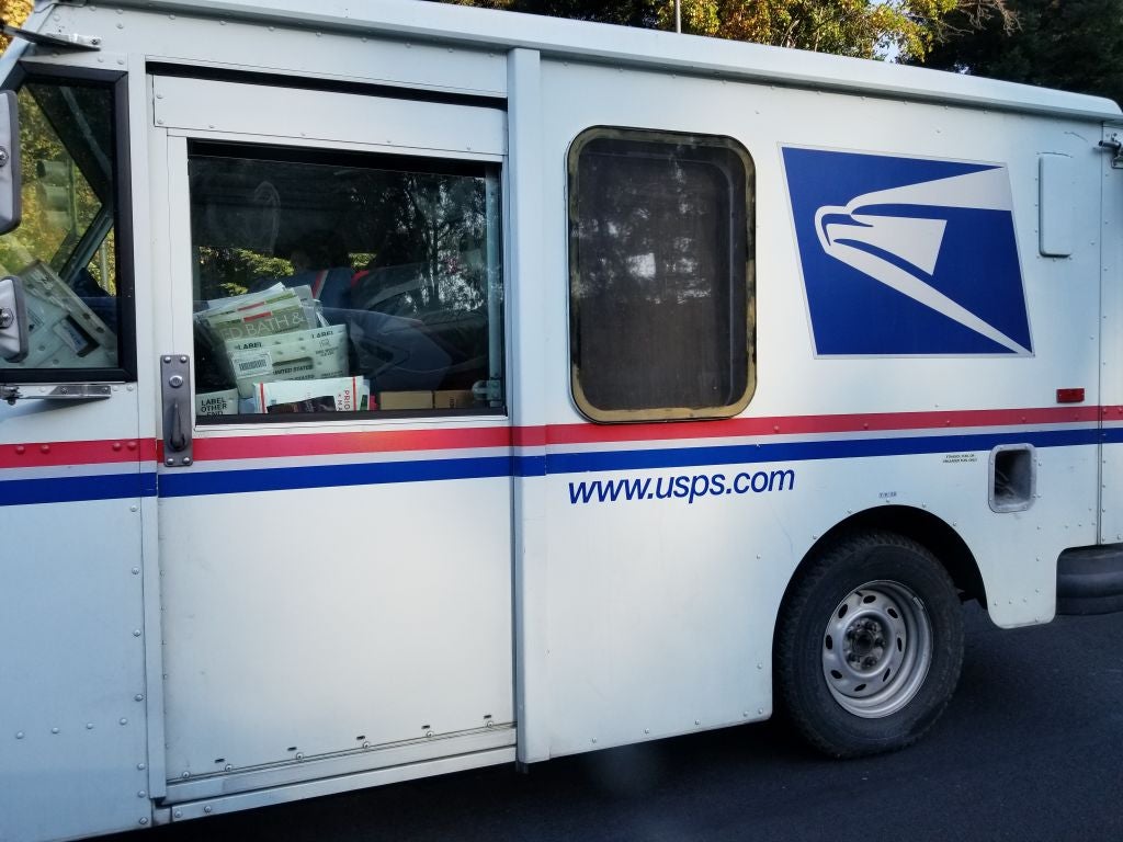 Delta Airlines Offers Retired Georgia Mailman A Free Trip To Hawaii