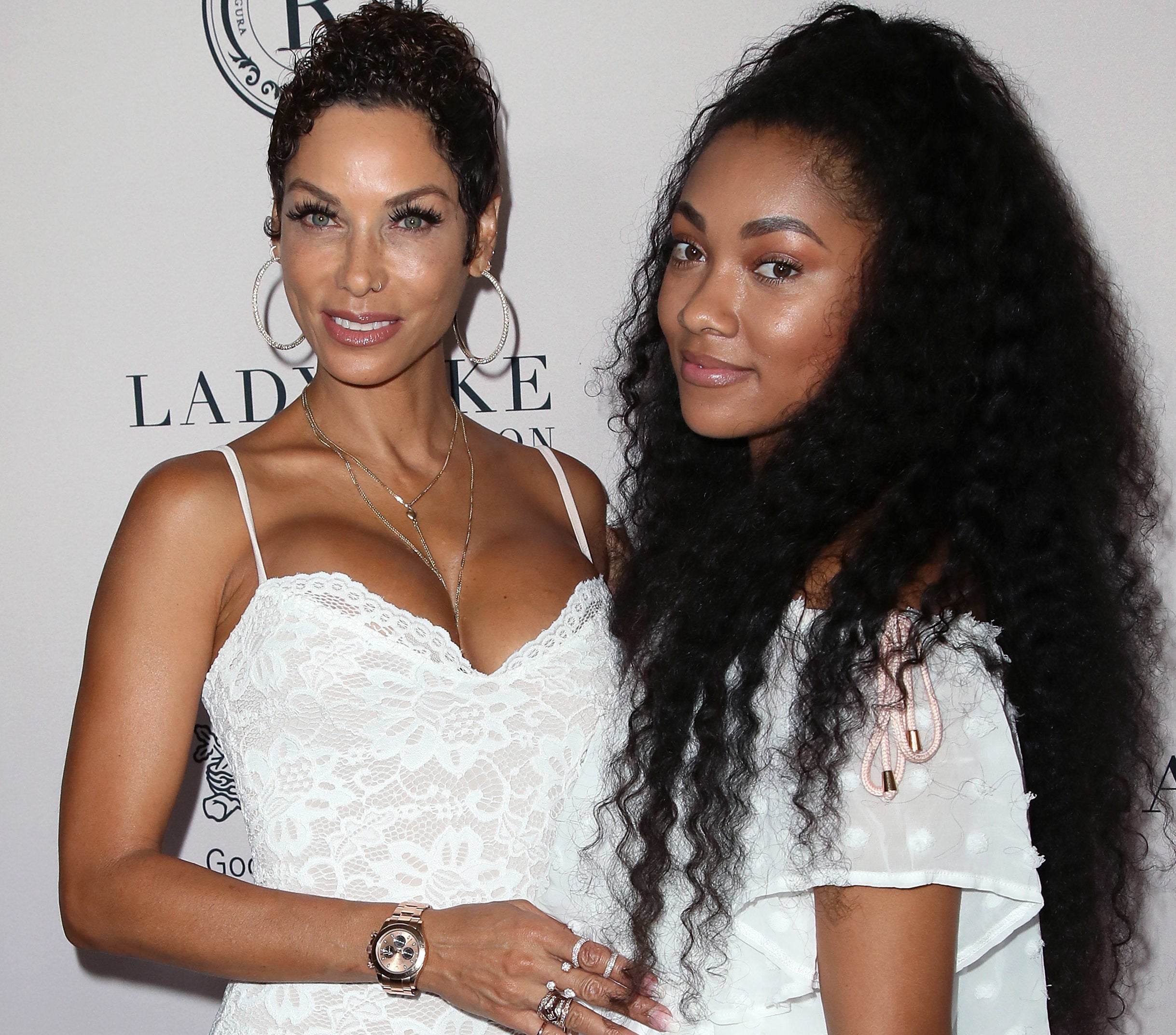 13 Celebrity Mother-Daughter Pairs That Give Us Skin Envy