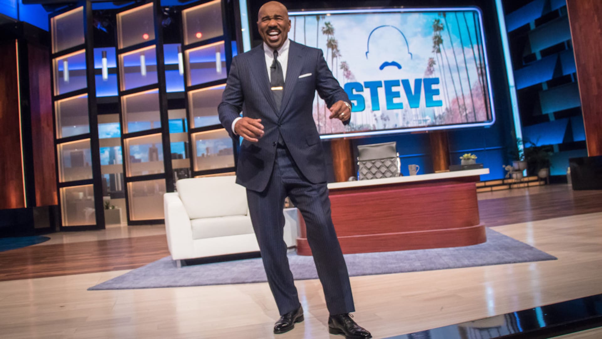 Steve Harvey Is Catching Heat For Saying 'Rich People Don't Sleep 8 Hours A Day!'