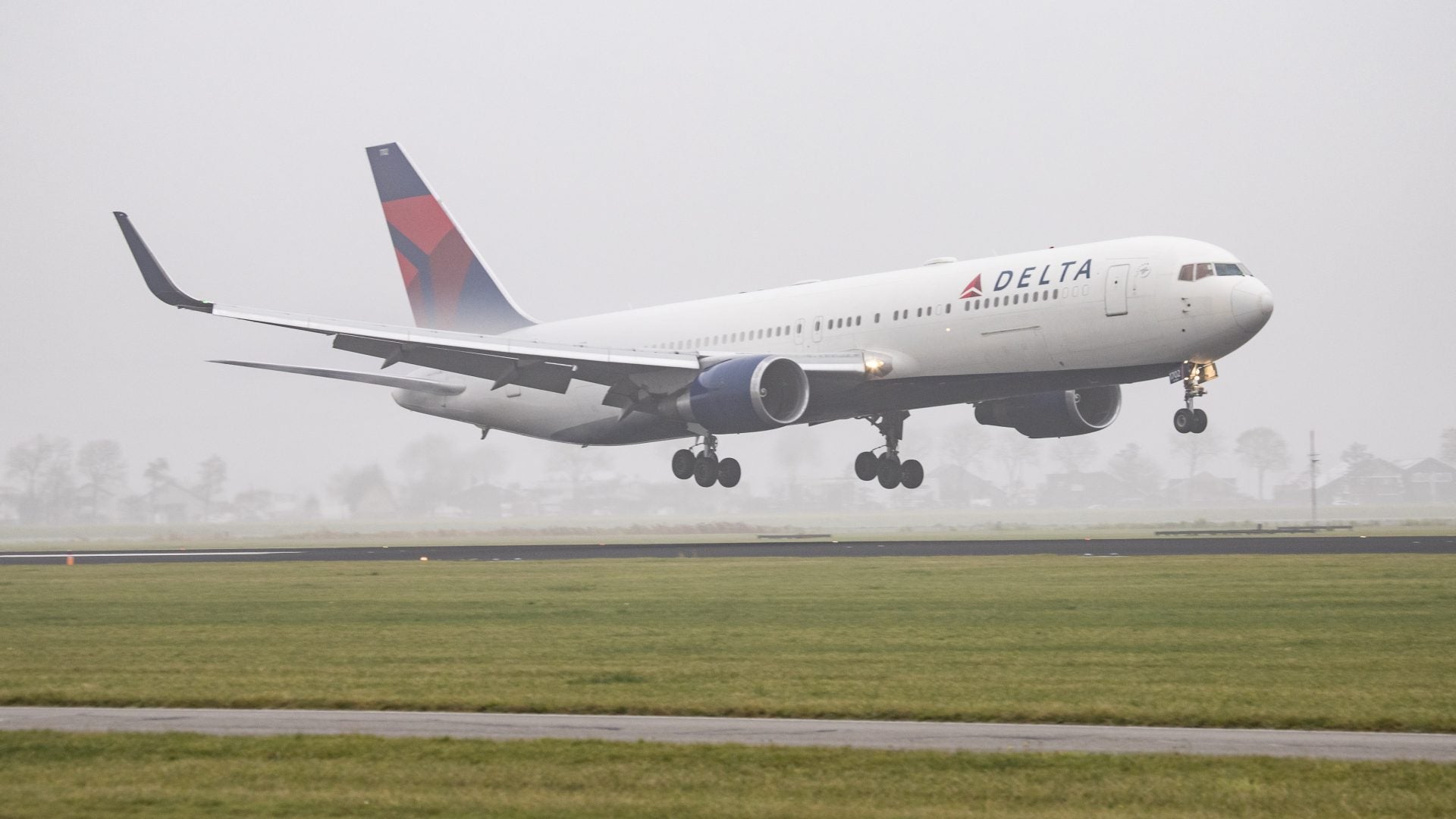 Delta, JetBlue Waive Change Fees For Dominican Republic Flights Amidst