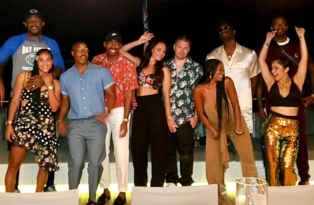 What About Your Friends! The #WadeWorldTour Is Now An Epic Group Trip, And We Want In