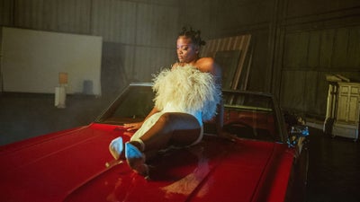 Ari Lennox’s Stylist Spills The Outfit Details For “BMO”
