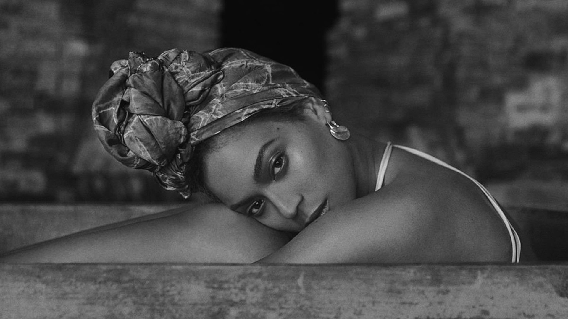 Beyoncé Performs 'Formation' And 'Black Parade' In Custom Camo Ivy