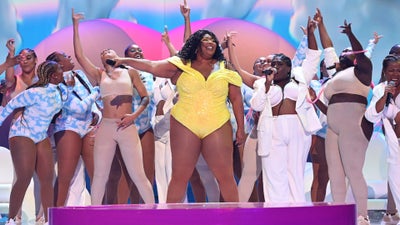 Lizzo’s Epic MTV VMA’s Performance Has Queen Latifah Stanning