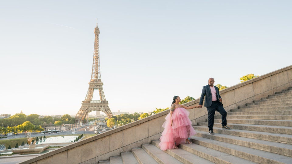 This Vow Renewal Ceremony In Paris Took Us Up, Up And Away