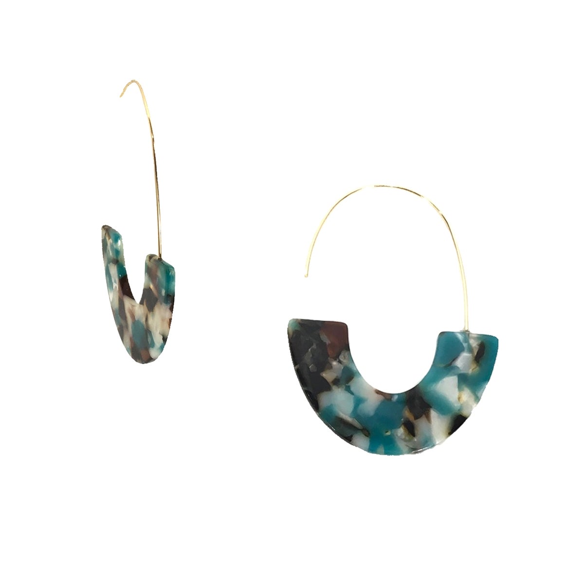 Get Into Fall's Must-Have Resin Jewelry Trend For Way Less