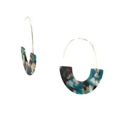 Get Into Fall’s Must-Have Resin Jewelry Trend For Way Less