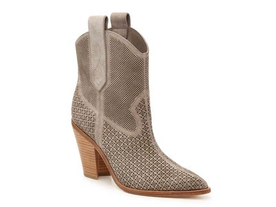 What I Screenshot This Week: The Western Boots That’ll Up The Ante This Fall