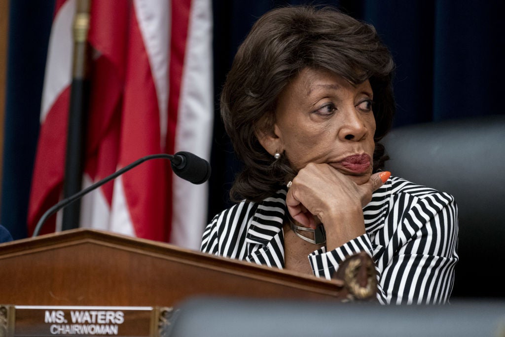 Maxine Waters Loses Sister To COVID-19