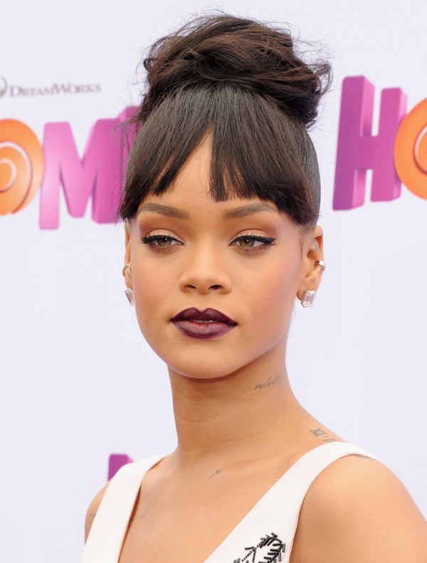 13 Times Rihanna Stunned In Bangs Essence(02)
