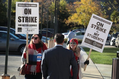 Chicago Teachers Strike: More Than 32,000 Teachers, Staff Walk Out