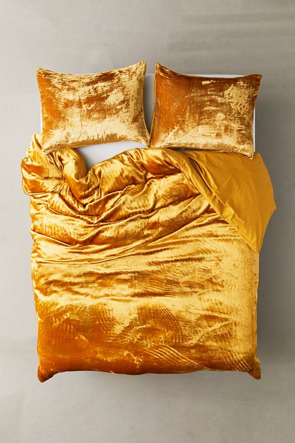 What I Screenshot This Week: Velvety Comforters To Combat The Cold